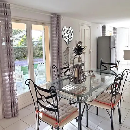 Massilia 18 Apartment *