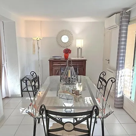 Massilia 18 Apartment *