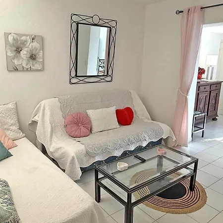 Apartment Massilia 18 *